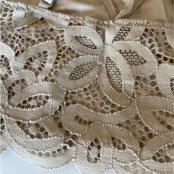 Abercrombie Intimates Bundle of 2 Lace Bralettes - Picture 9 of 10